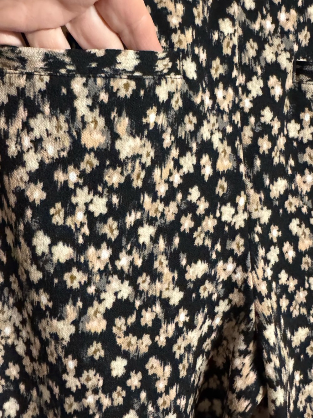 Isaac Mizrahi Black Floral Wide Leg Palazzo Pants    SMALL/MED        Bin  #10 - Picture 7 of 8